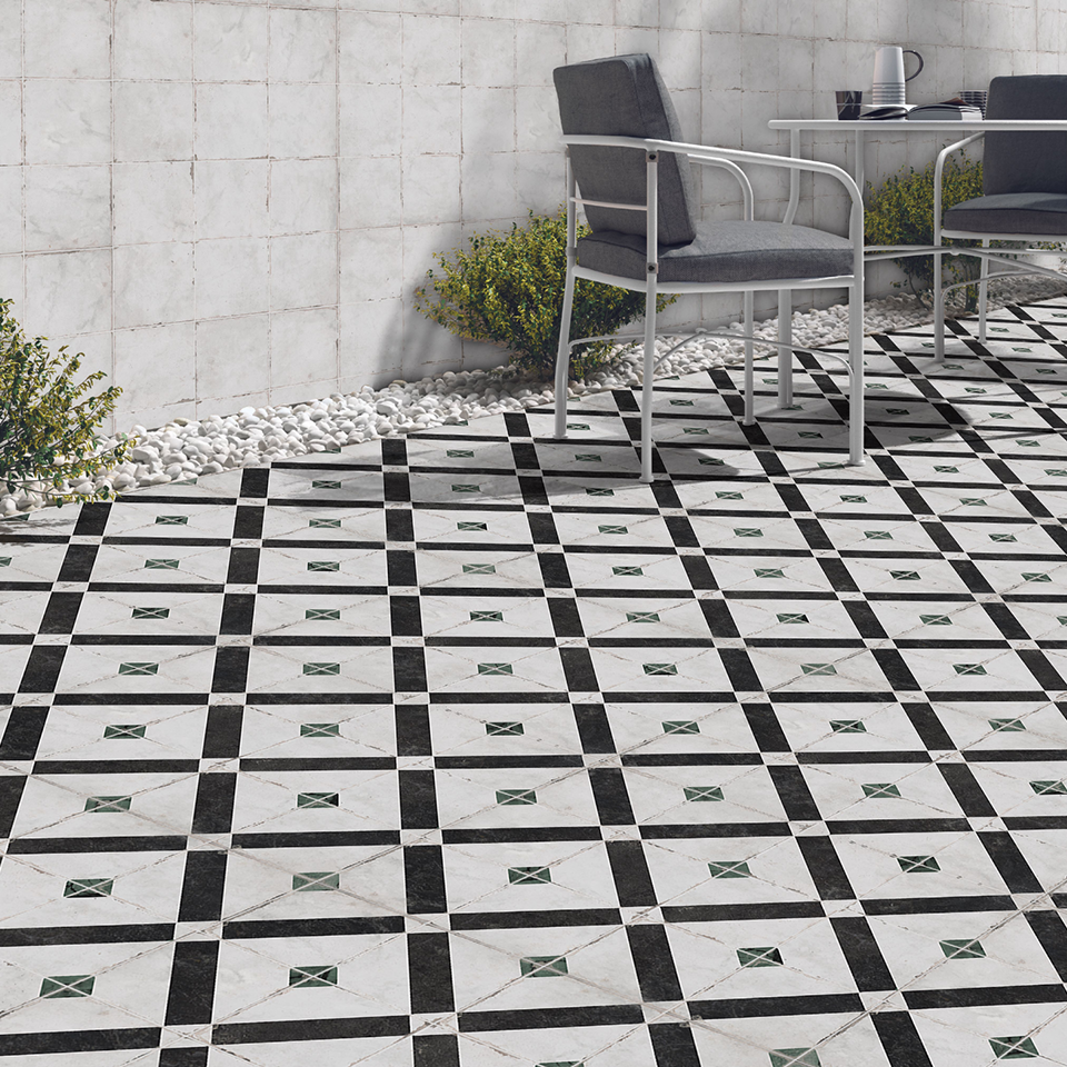 Renaissance Décor Frame